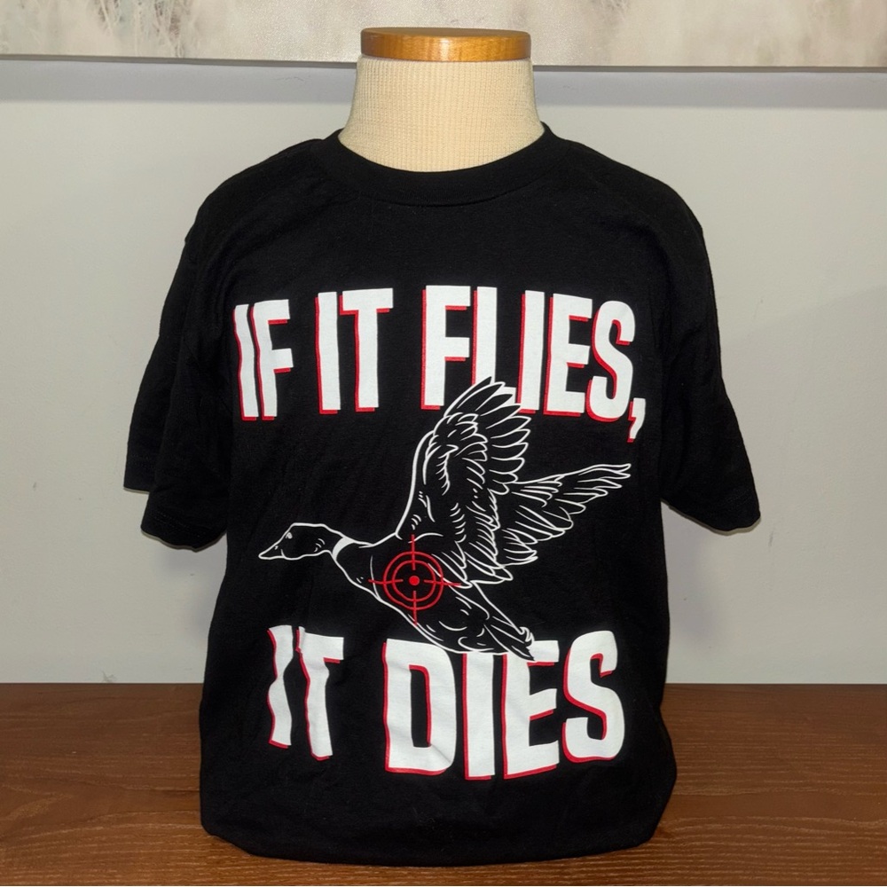 NWOT Black Graphic Hunting T-Shirt
